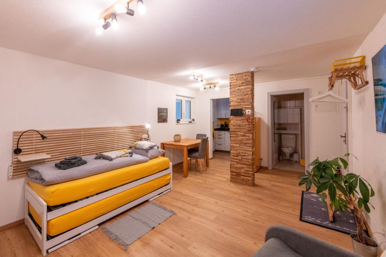 Ambassador Yellow Home Грехен Екстер'єр фото